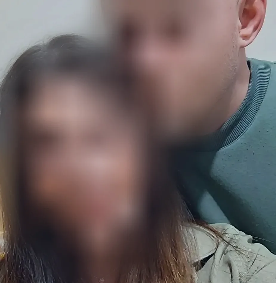 Angelica, 32