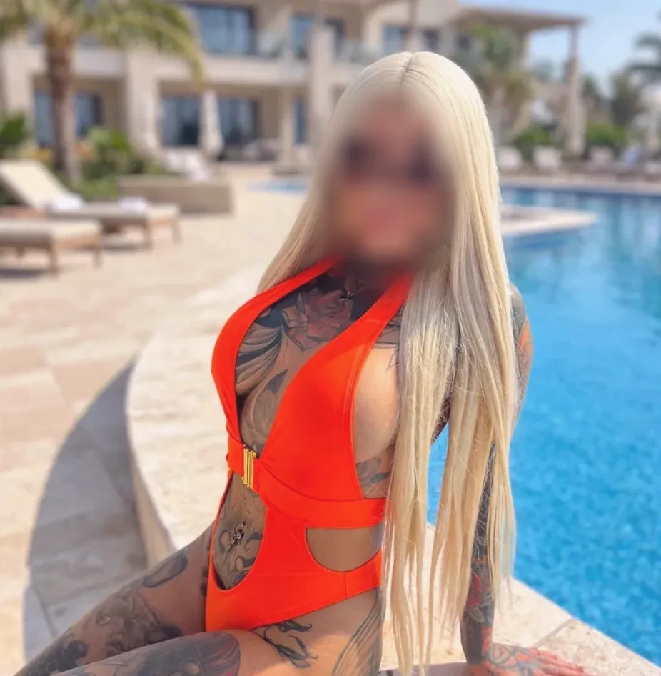Elin, 26