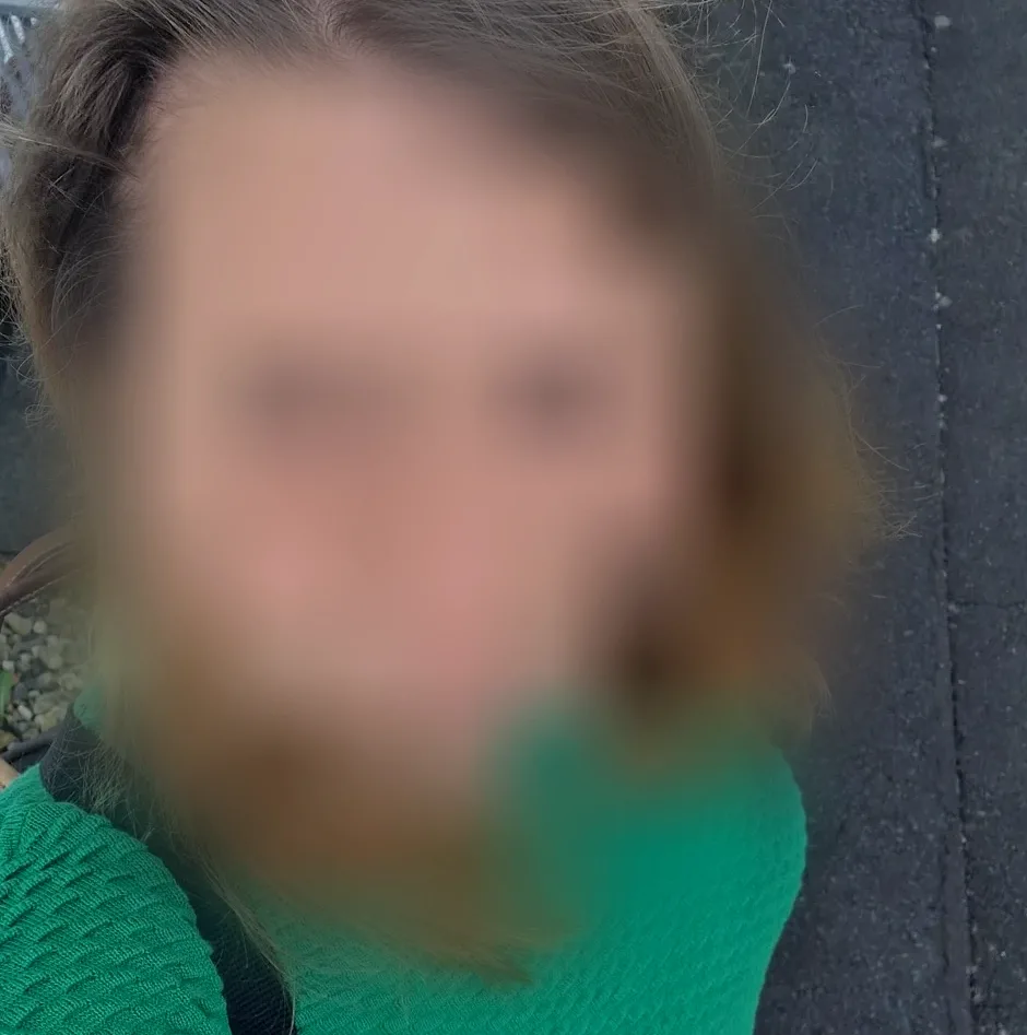 Elisabeth, 32