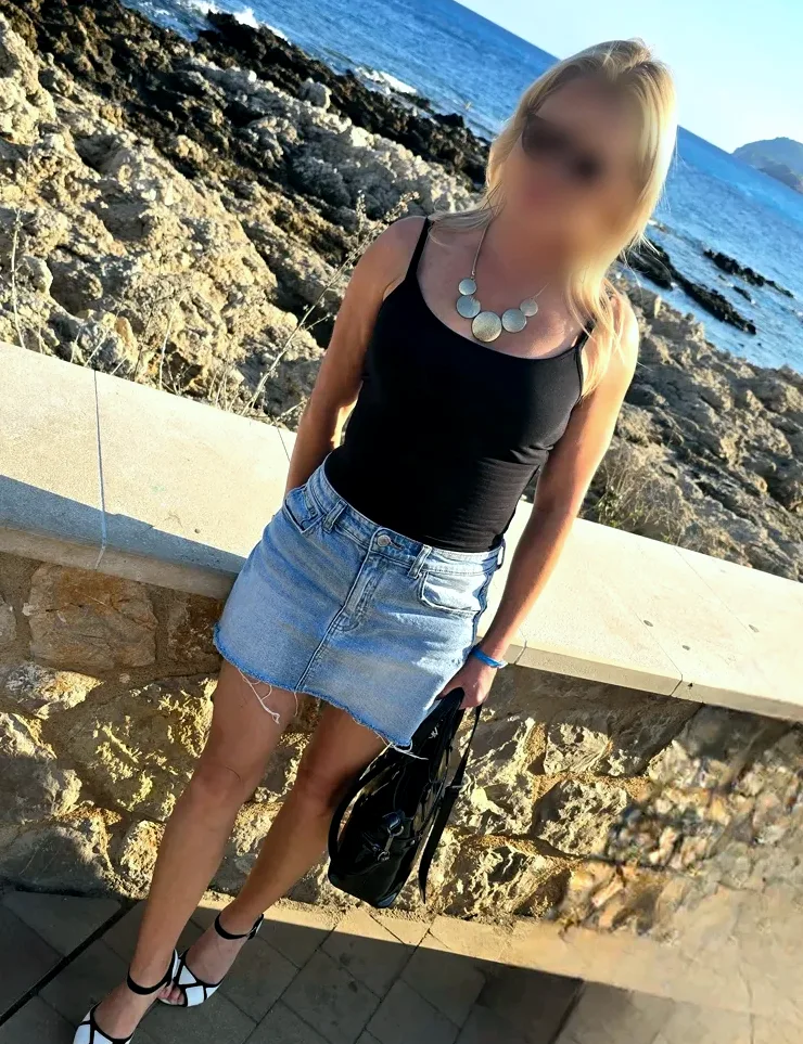 Eva, 36