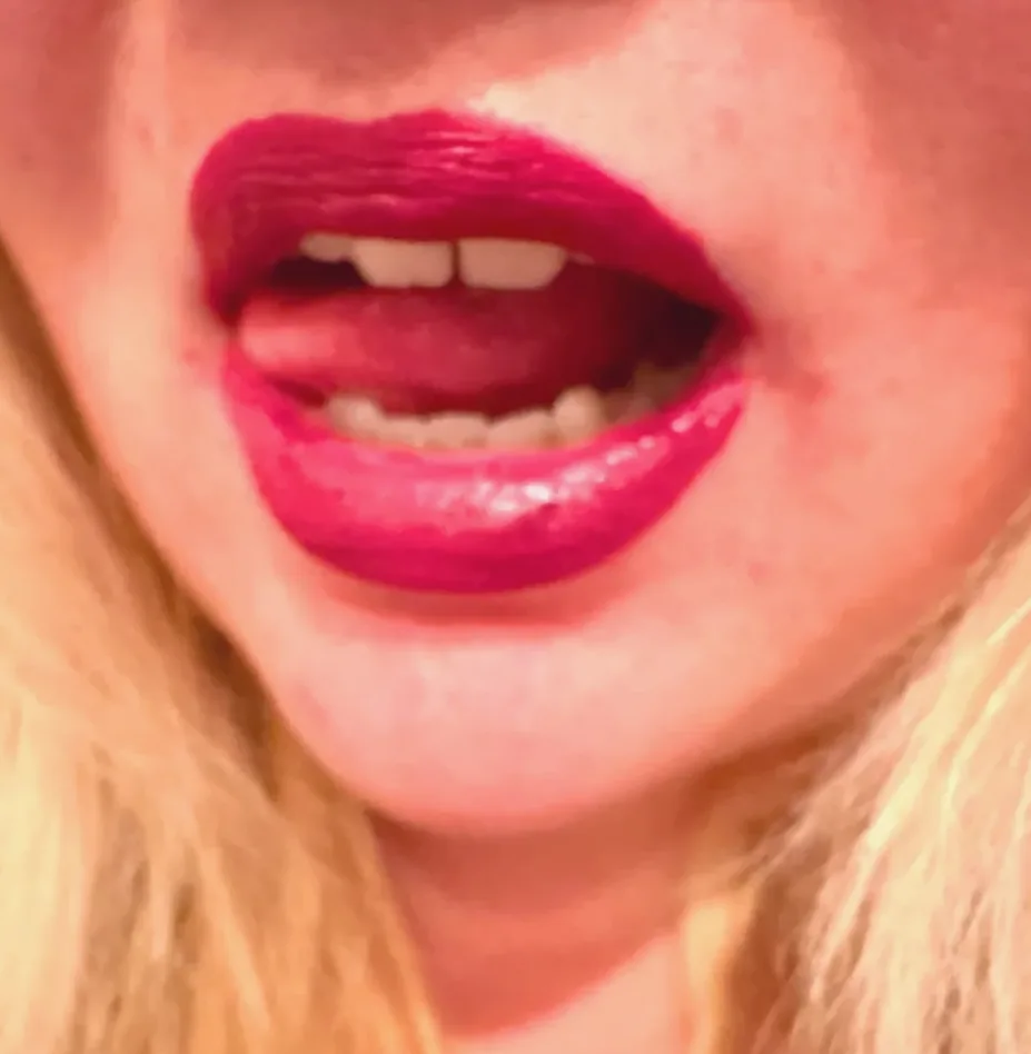 Josefin, 24